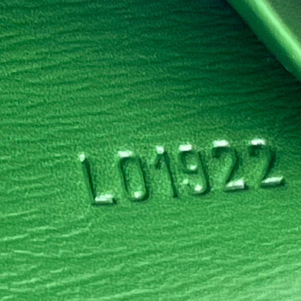 Louis Vuitton Epi Leather Card Holder - Picture 10 of 11